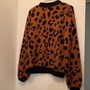 Who What Wear Size M Leopard Sweater